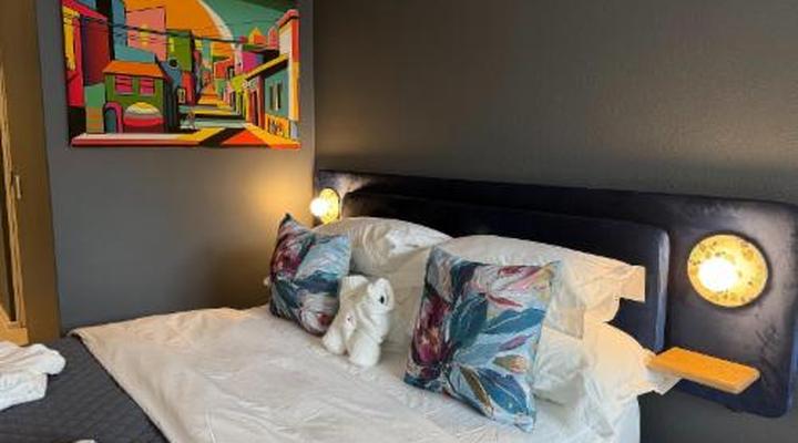 Urban Elephant The Rose