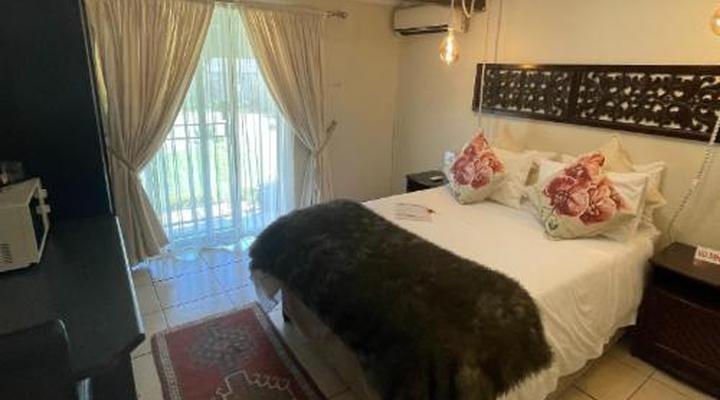 Oaklands Inn & Conference Centre