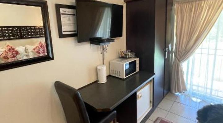 Oaklands Inn & Conference Centre