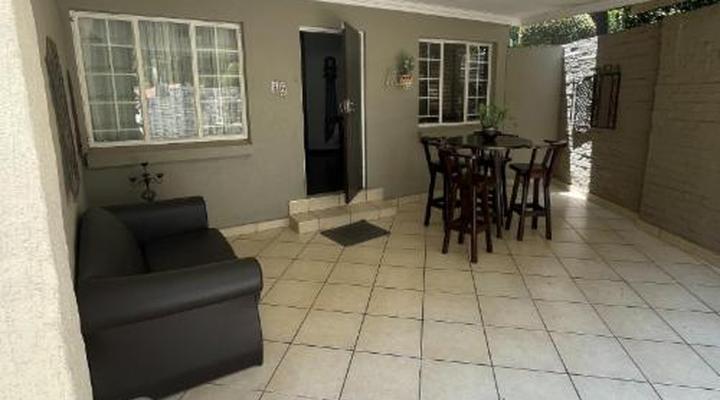 Oaklands Inn & Conference Centre