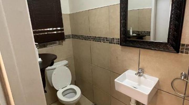 Oaklands Inn & Conference Centre