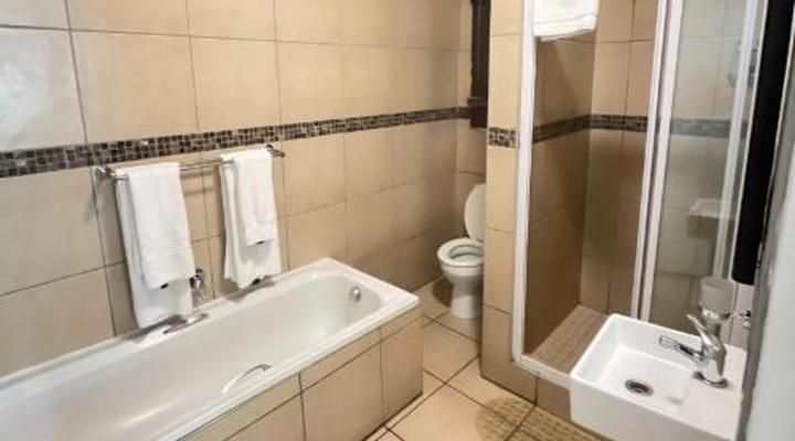 Oaklands Inn & Conference Centre