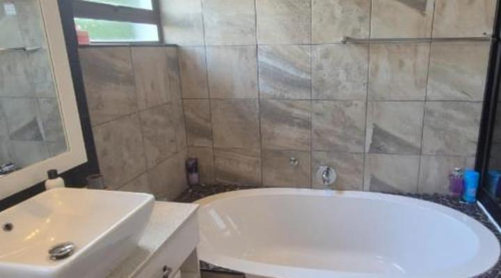 Goggas Nest BnB and Restaurant