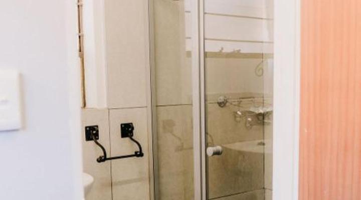 La Rona Hospitality Services