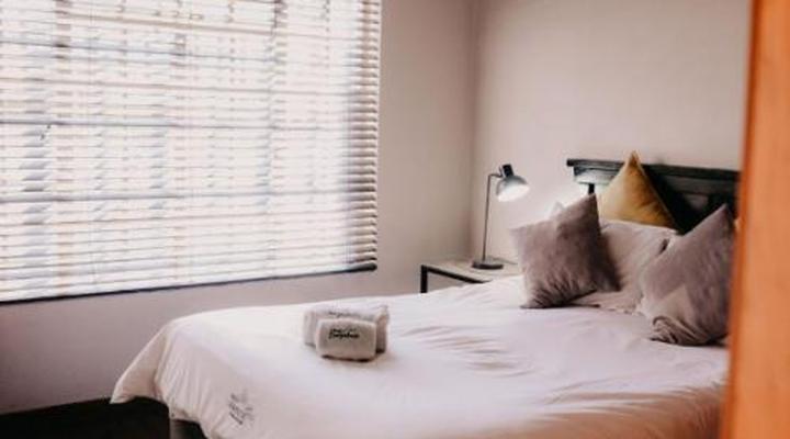 La Rona Hospitality Services