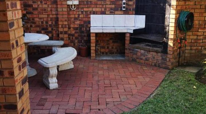 Hillton Manor Self-catering Apartments