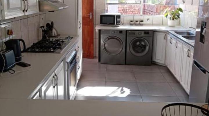 Hillton Manor Self-catering Apartments