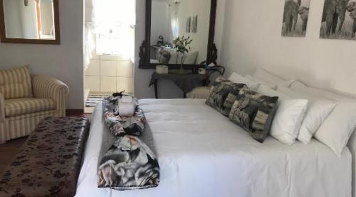 Kromrivier Farm Stays, Accommodation & Camping Venue