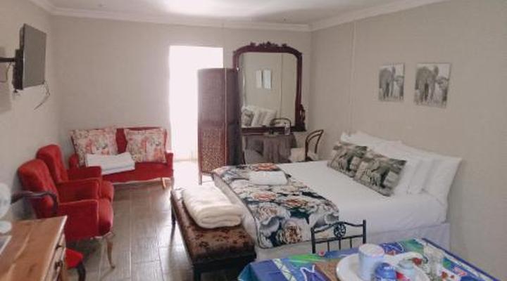 Kromrivier Farm Stays, Accommodation & Camping Venue