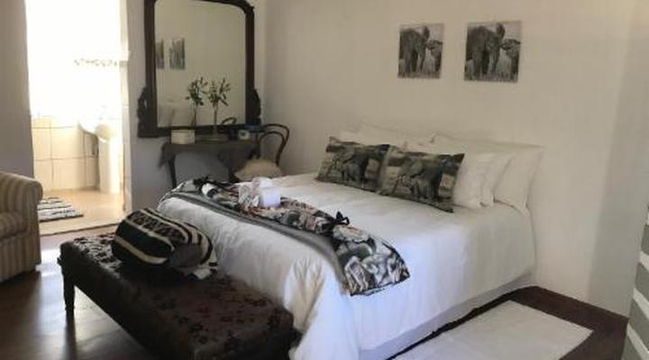 Kromrivier Farm Stays, Accommodation & Camping Venue