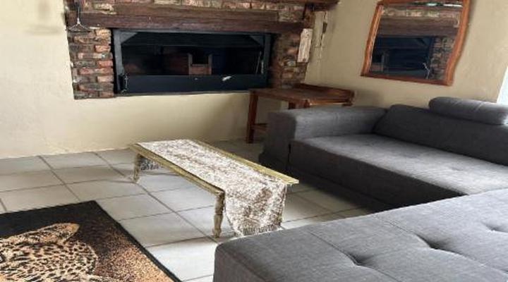 Kromrivier Farm Stays, Accommodation & Camping Venue