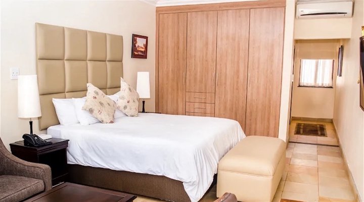 Inn & Out Plus Craighall