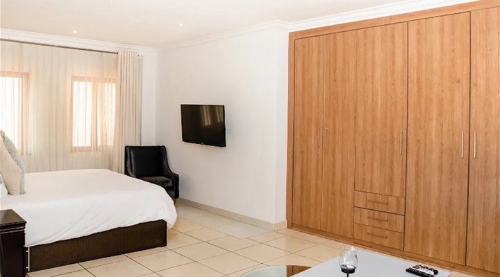 Inn & Out Plus Craighall