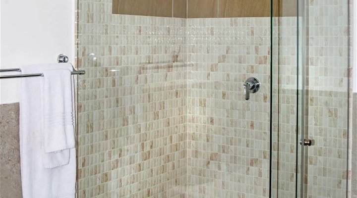 Inn & Out Plus Craighall