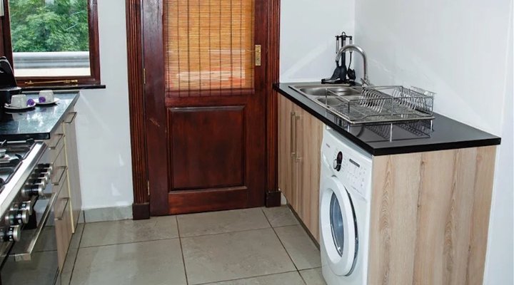 Inn & Out Plus Craighall