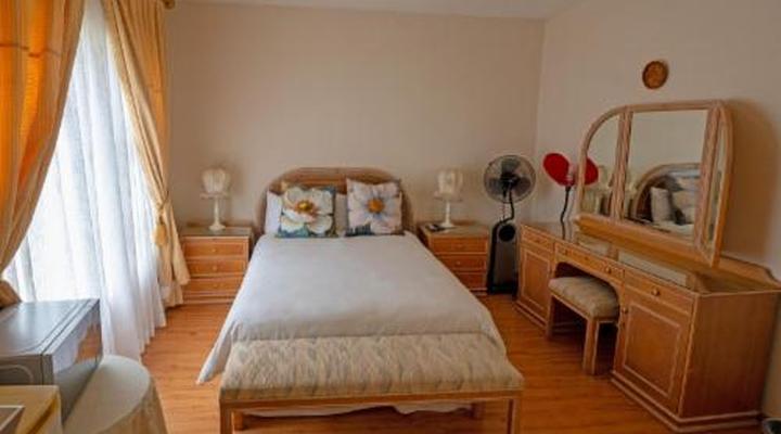 Le Chateau Guesthouse