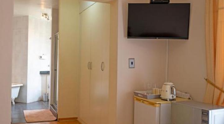 Le Chateau Guesthouse