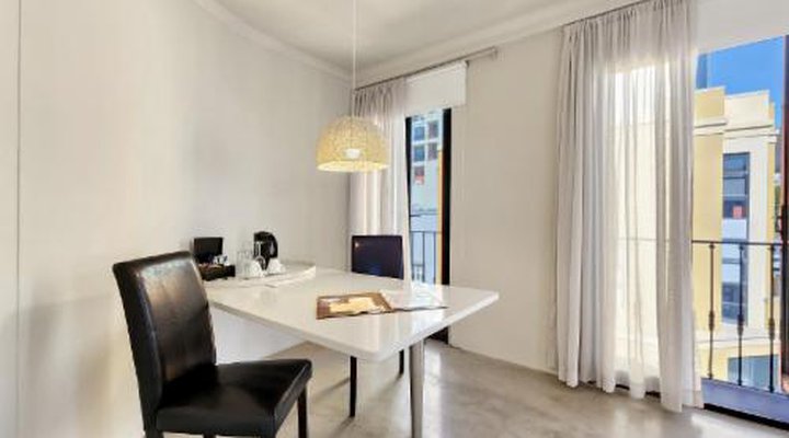 Rouge on Rose Boutique Hotel