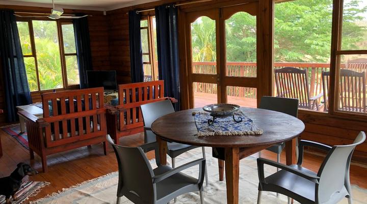 Hennie's Rest Guest House