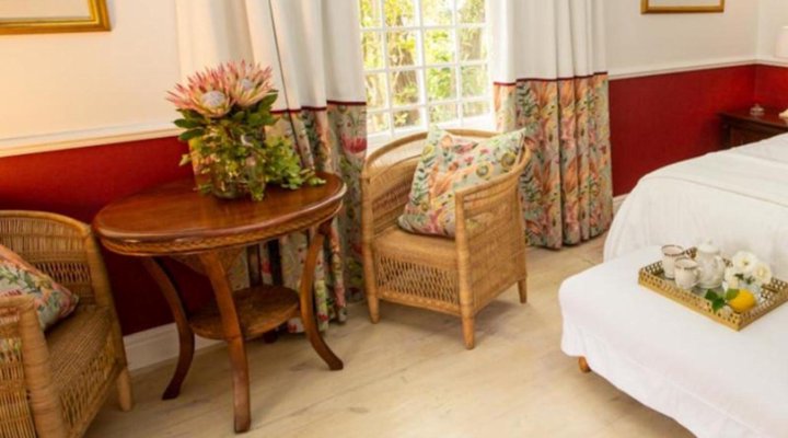 Le Ballon Rouge Guest House