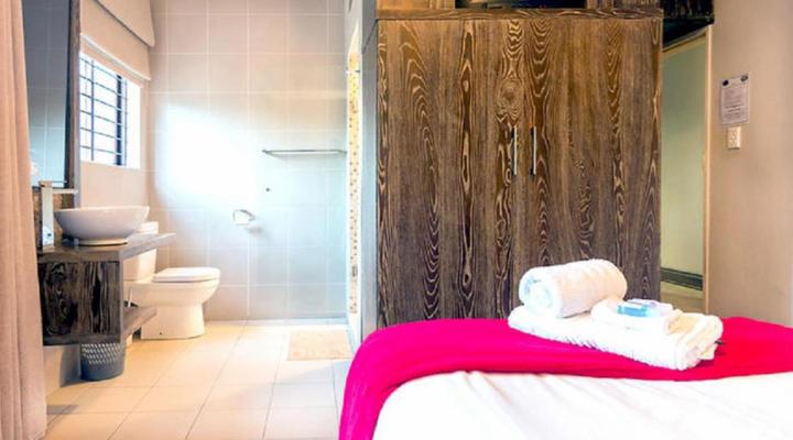 OR Tambo Guest House