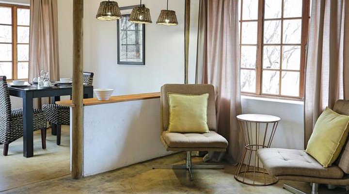Tusk Bush Lodge & Photographic Safaris