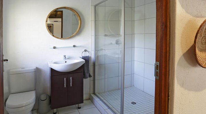 Tusk Bush Lodge & Photographic Safaris