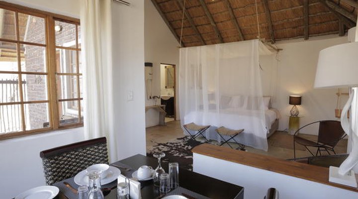 Tusk Bush Lodge & Photographic Safaris