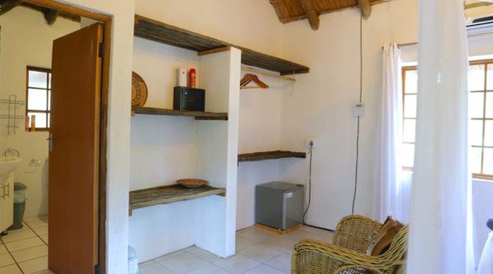 Tusk Bush Lodge & Photographic Safaris