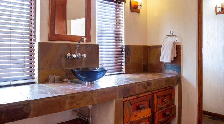 Sondela Nature Reserve & Spa Makhato Lodges